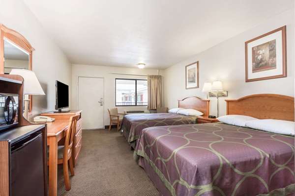  - Super 8 Motel Tempe