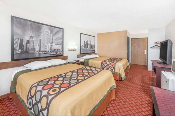  - Super 8 Hotel Marshall - I-70, Exit 147