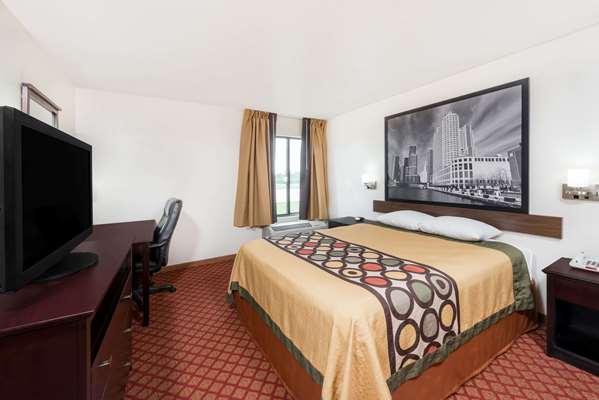  - Super 8 Hotel Marshall - I-70, Exit 147