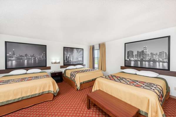  - Super 8 Hotel Marshall - I-70, Exit 147