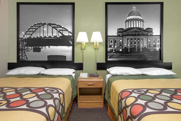  - Super 8 Motel Clarksville - I-40, Exit 58