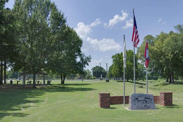  - Super 8 Motel Clarksville - I-40, Exit 58