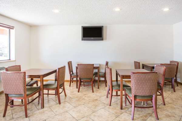  - Super 8 Hotel Kingman - I-40, Exit 53