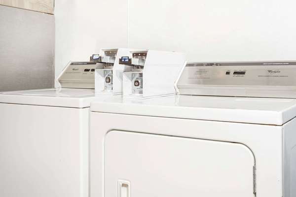 Amenities - Super 8 Hotel Kingman - I-40, Exit 53