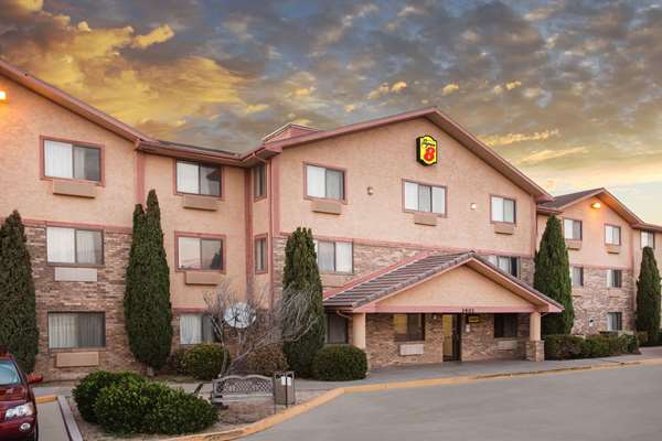 Exterior view - Super 8 Hotel Kingman - I-40, Exit 53