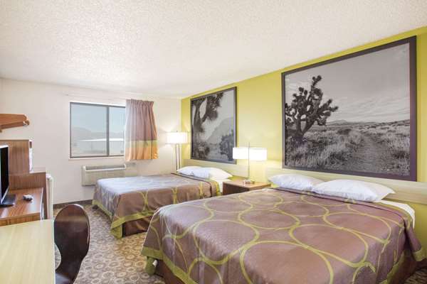  - Super 8 Hotel Kingman - I-40, Exit 53