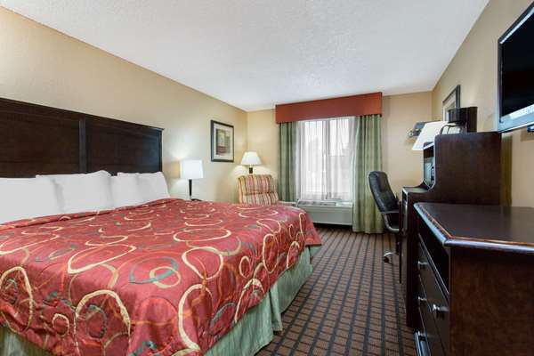 Suite - Super 8 Hotel Texarkana - I-30, Exit 223