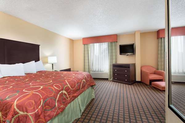 Suite - Super 8 Hotel Texarkana - I-30, Exit 223