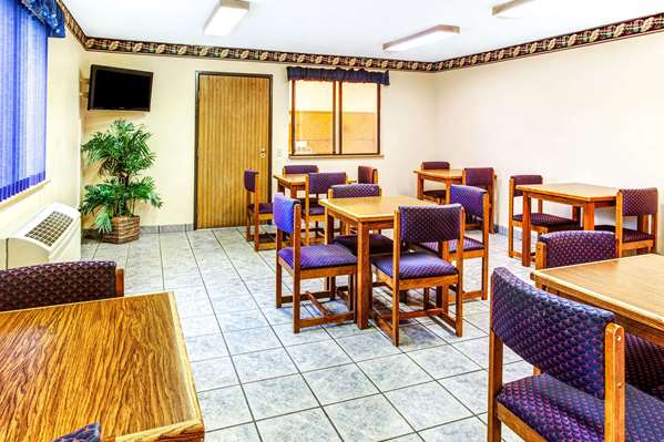  - Super 8 Hotel Mt Vernon