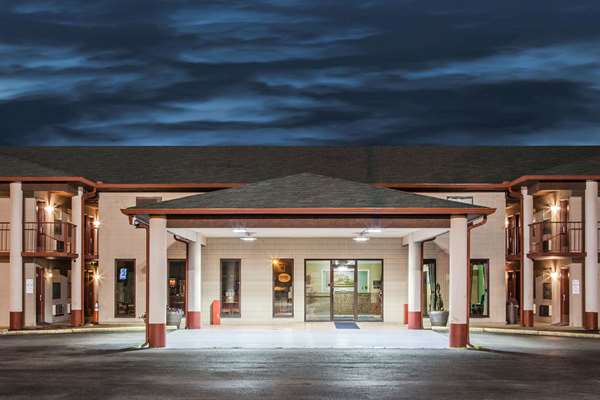 Exterior view - Super 8 Motel Malvern - I-30, Exit 98
