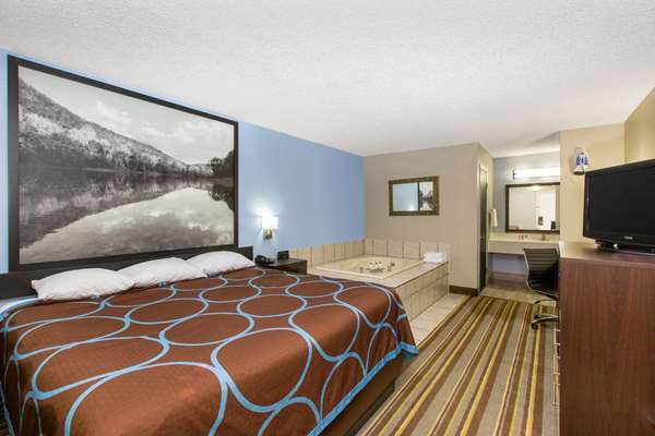 Suite - Super 8 Motel Malvern - I-30, Exit 98