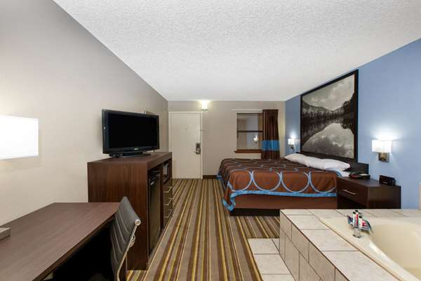 Suite - Super 8 Motel Malvern - I-30, Exit 98