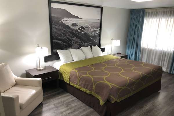  - Super 8 Motel Eureka