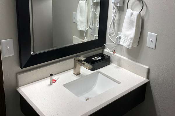  - Super 8 Motel Eureka