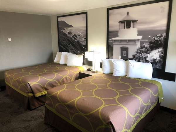  - Super 8 Motel Eureka