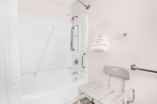  - Super 8 Hotel Sitka