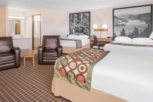 Suite - Super 8 Hotel Sitka