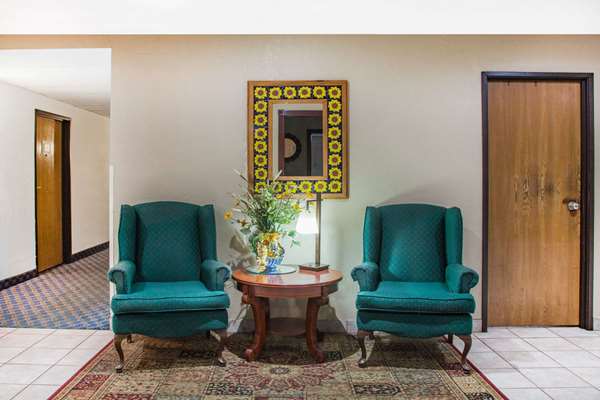  - Super 8 Hotel Hot Springs