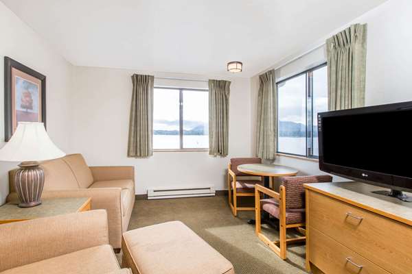 Suite - Super 8 Hotel Ketchikan