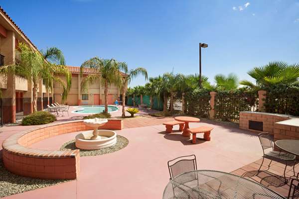 Pool - Super 8 Motel Indio