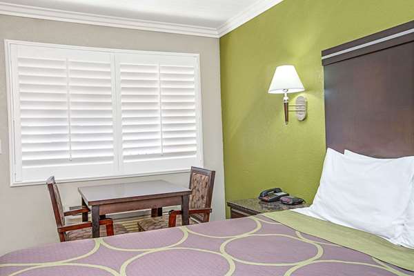  - Super 8 Motel LAX Airport Inglewood