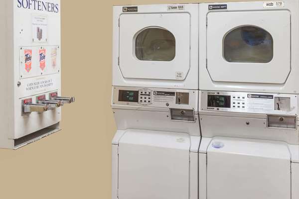  - Super 8 Hotel Disneyland Drive Anaheim