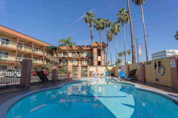 Pool - Super 8 Hotel Disneyland Drive Anaheim