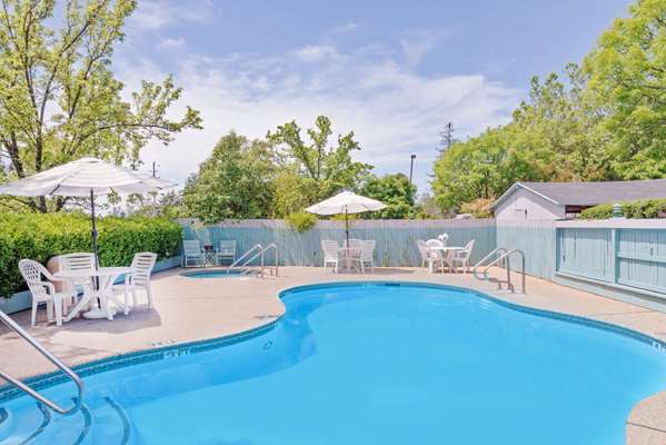 Pool - Super 8 Motel Auburn