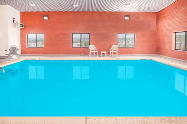 Pool - Super 8 Hotel Van Buren - I-40, Exit 5