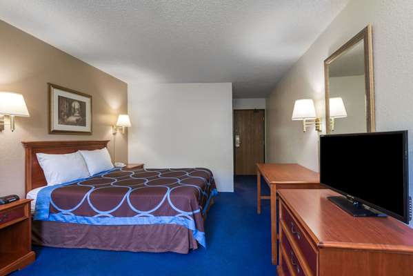  - Super 8 Hotel Delmont