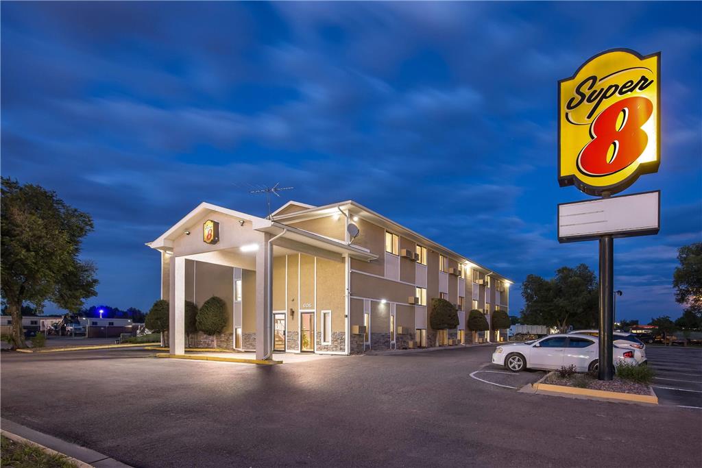 Super 8 Cos/Hwy. 24 E/PAFB Area