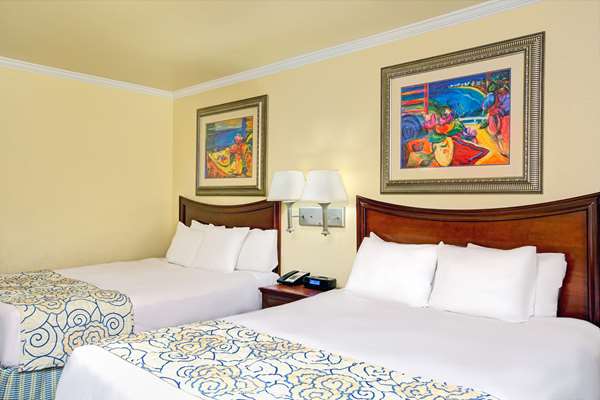  - Super 8 Motel Beach Boardwalk Santa Cruz