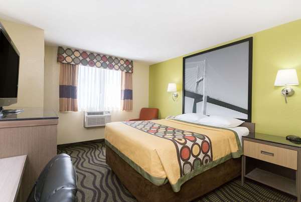  - Super 8 Hotel Northwest Brunswick - I-95, Exit 36