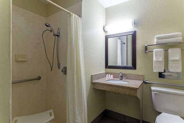  - Super 8 Hotel Northwest Brunswick - I-95, Exit 36
