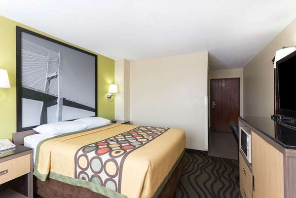  - Super 8 Hotel Northwest Brunswick - I-95, Exit 36