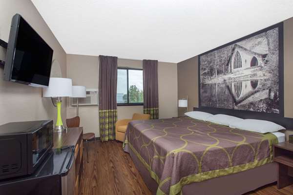  - Super 8 Hotel Airport Columbus