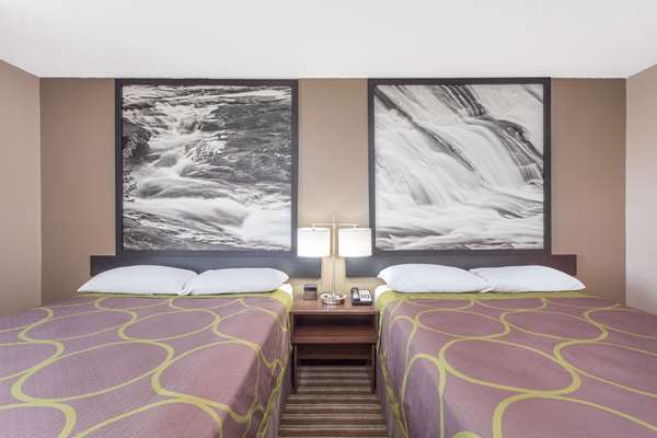  - Super 8 Hotel Airport Columbus