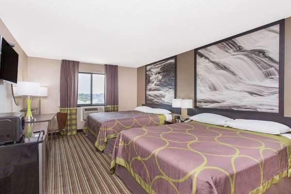  - Super 8 Hotel Airport Columbus