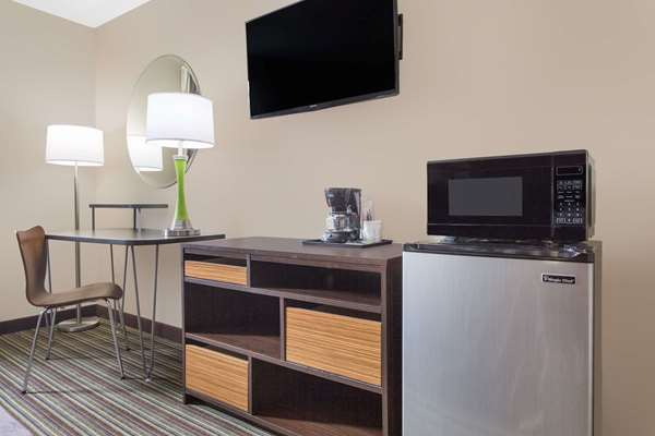  - Super 8 Hotel Airport Columbus
