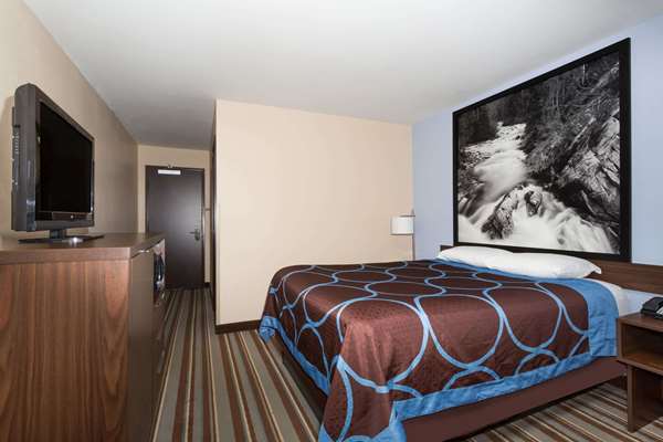  - Super 8 Hotel Longmont