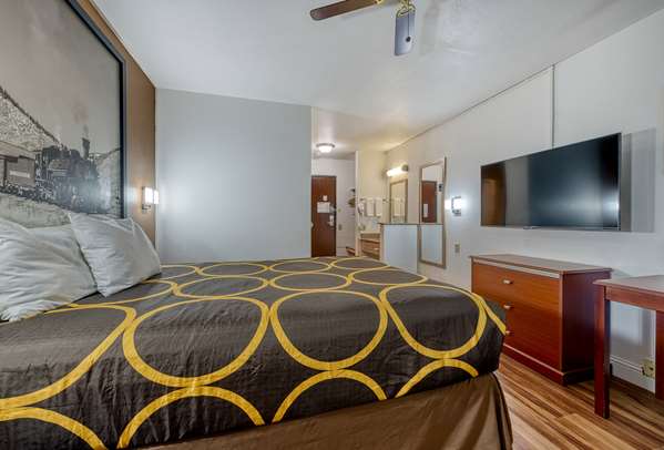  - Super 8 Hotel Alamosa