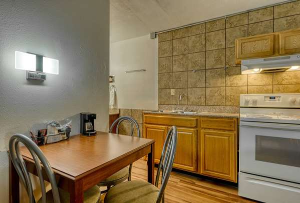  - Super 8 Hotel Alamosa