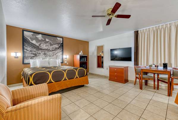  - Super 8 Hotel Alamosa