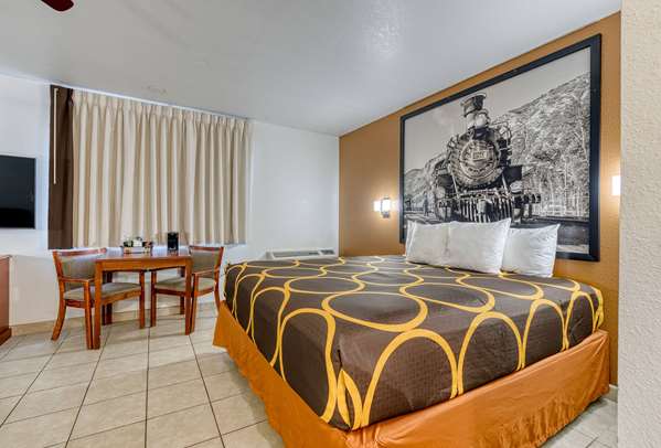  - Super 8 Hotel Alamosa