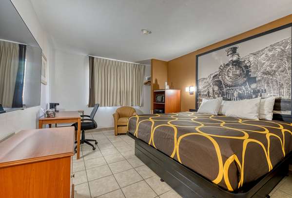  - Super 8 Hotel Alamosa