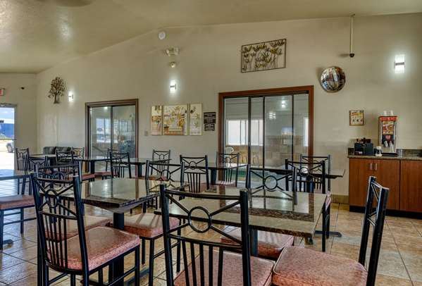 Amenities - Super 8 Hotel Alamosa