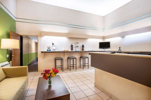  - Super 8 Hotel Craig