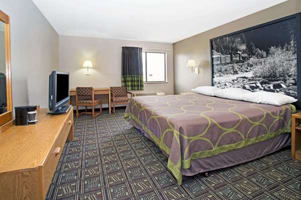  - Super 8 Hotel Fort Collins - I-25, Exit 269