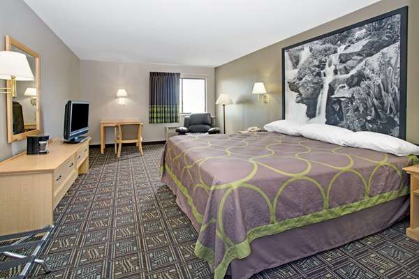  - Super 8 Hotel Fort Collins - I-25, Exit 269