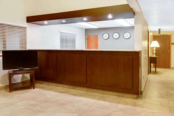  - Super 8 Hotel Del Camino Longmont - I-25, Exit 240